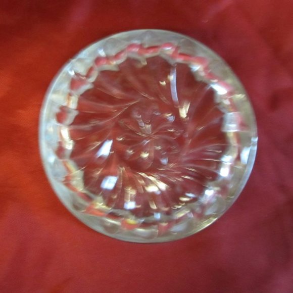 VTG 60'S SMALL DEEP CUT CRYSTAL TRINKET/CANDY DISH W/SILVERPLATED RIM - Picture 5 of 5